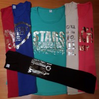 Remera modal letra dorada Stars
